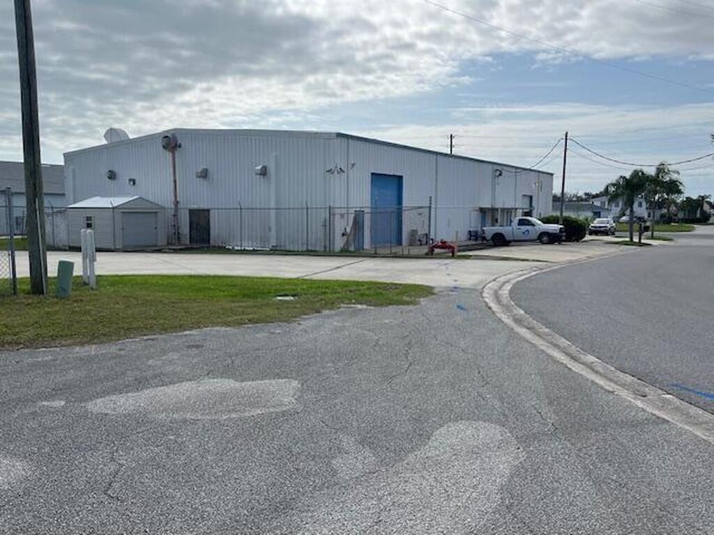 280 W Central Boulevard, Cape Canaveral, FL 32920