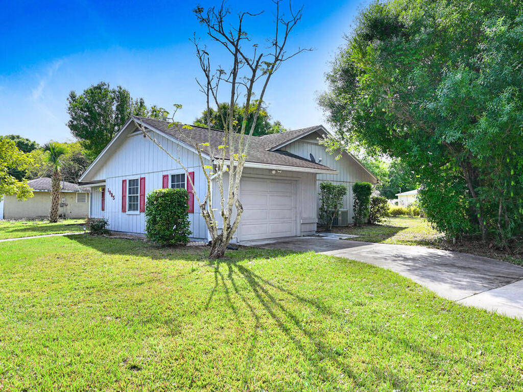 1985 24th Street, Vero Beach, FL 32962