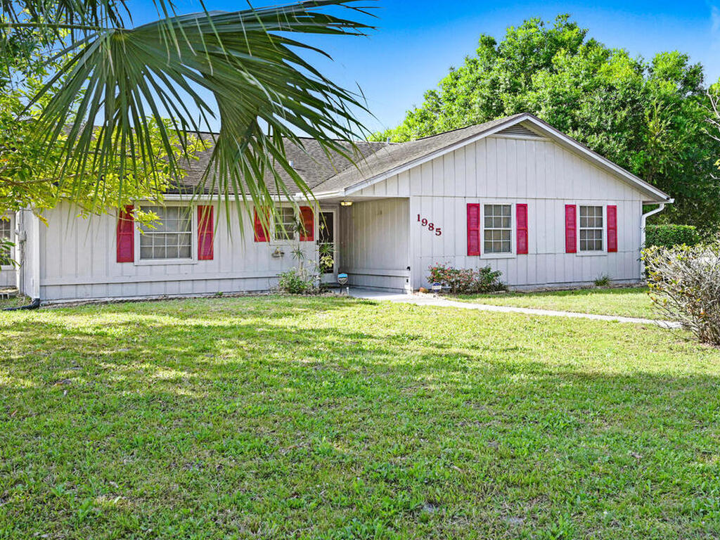 1985 24th Street, Vero Beach, FL 32962