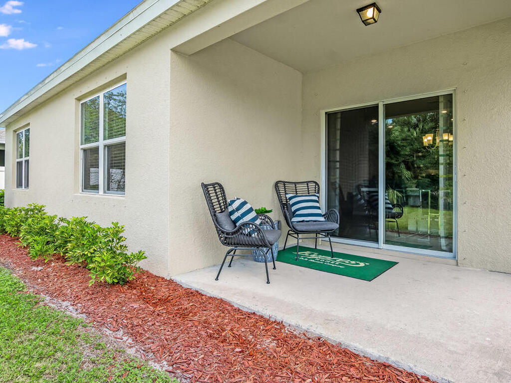 3112 Indian River Parkway, Mims, FL 32754