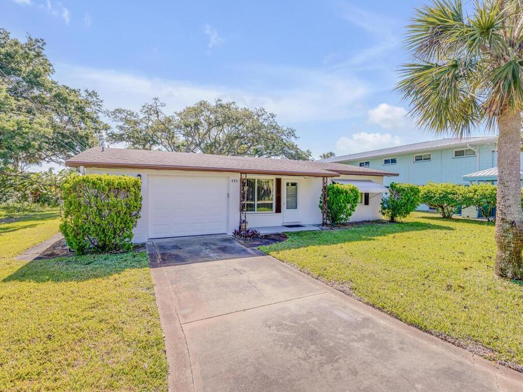 535 S Peninsula Avenue, New Smyrna Beach, FL 32169