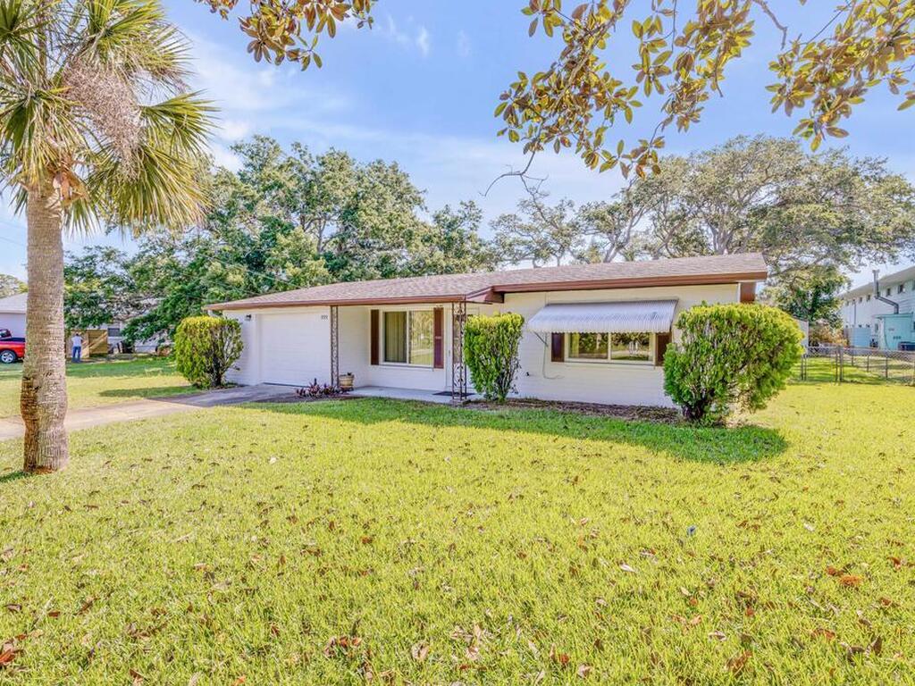 535 S Peninsula Avenue, New Smyrna Beach, FL 32169