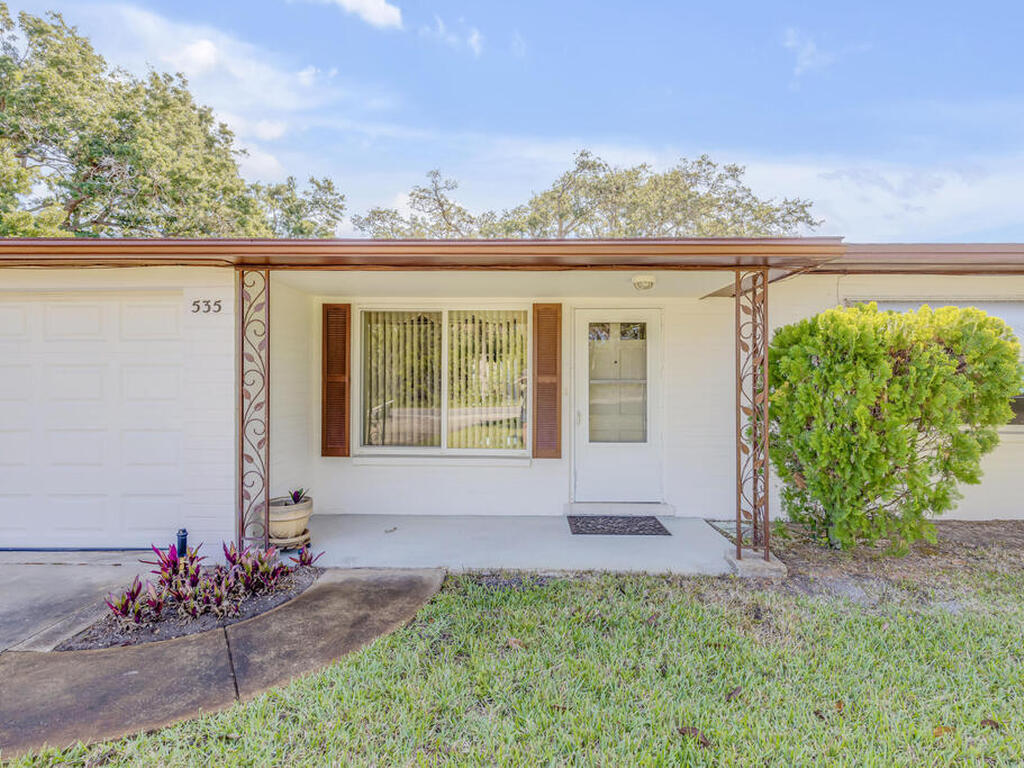 535 S Peninsula Avenue, New Smyrna Beach, FL 32169