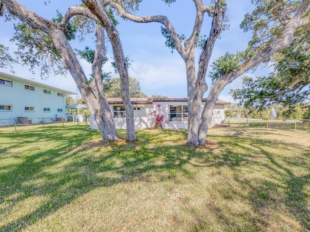 535 S Peninsula Avenue, New Smyrna Beach, FL 32169