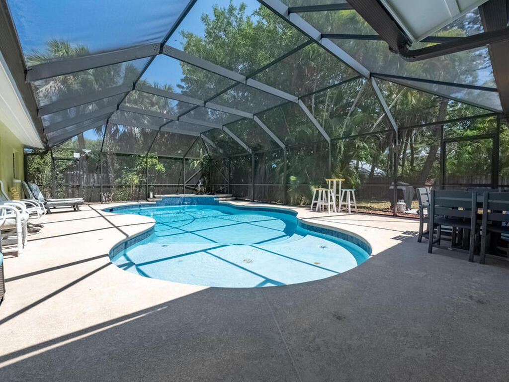 527 Avenue B, Melbourne Beach, FL 32951