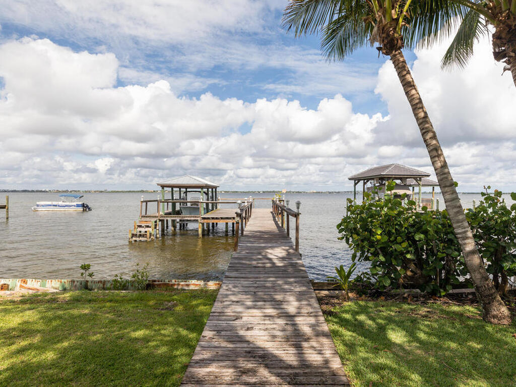 2720 N Riverside Drive, Indialantic, FL 32903