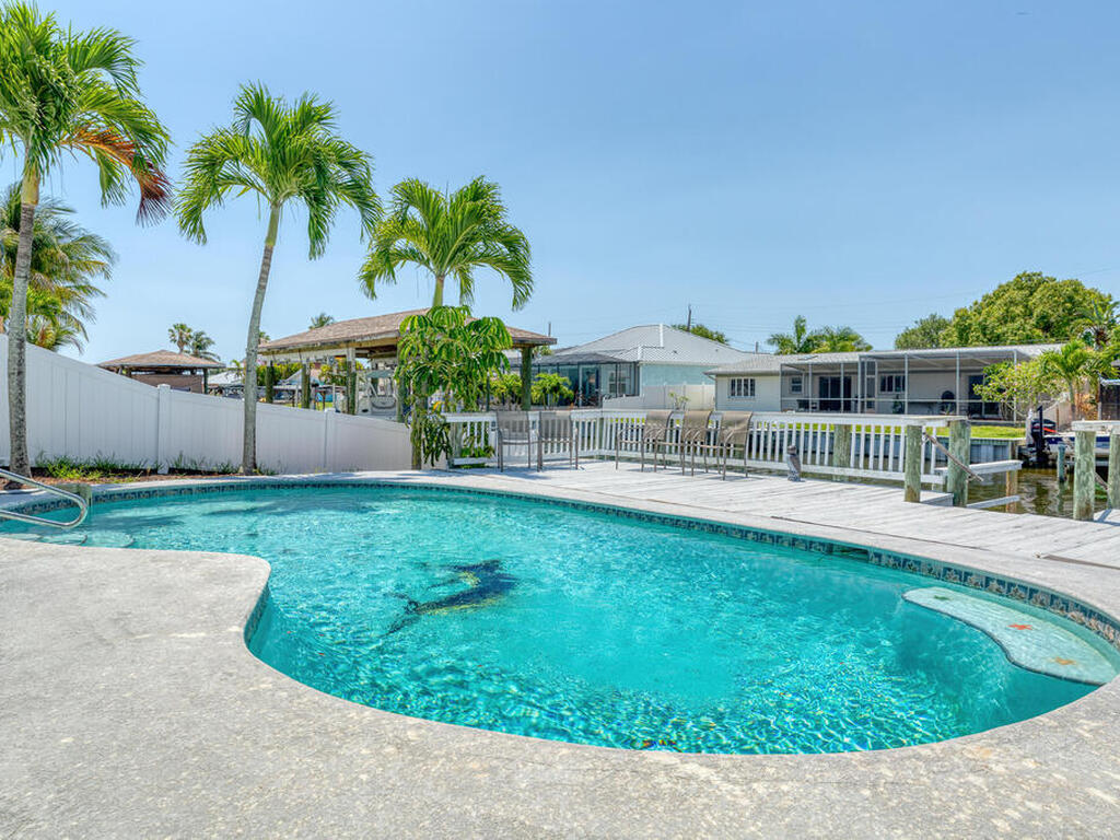 1695 Rochelle Parkway, Merritt Island, FL 32952