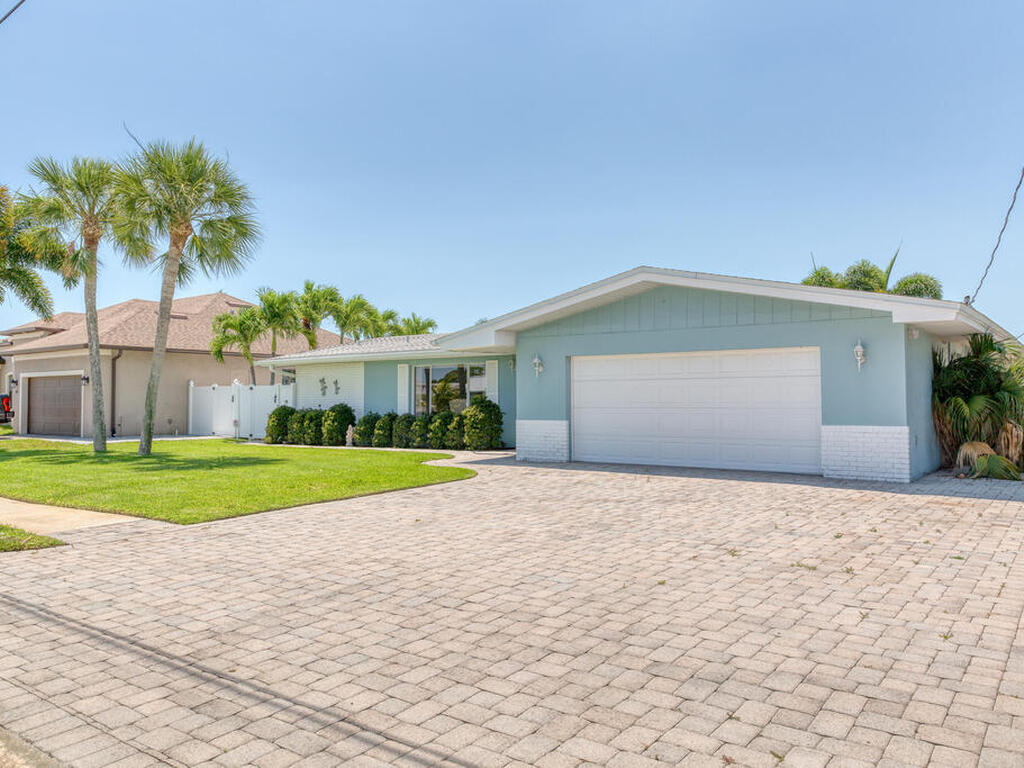 1695 Rochelle Parkway, Merritt Island, FL 32952