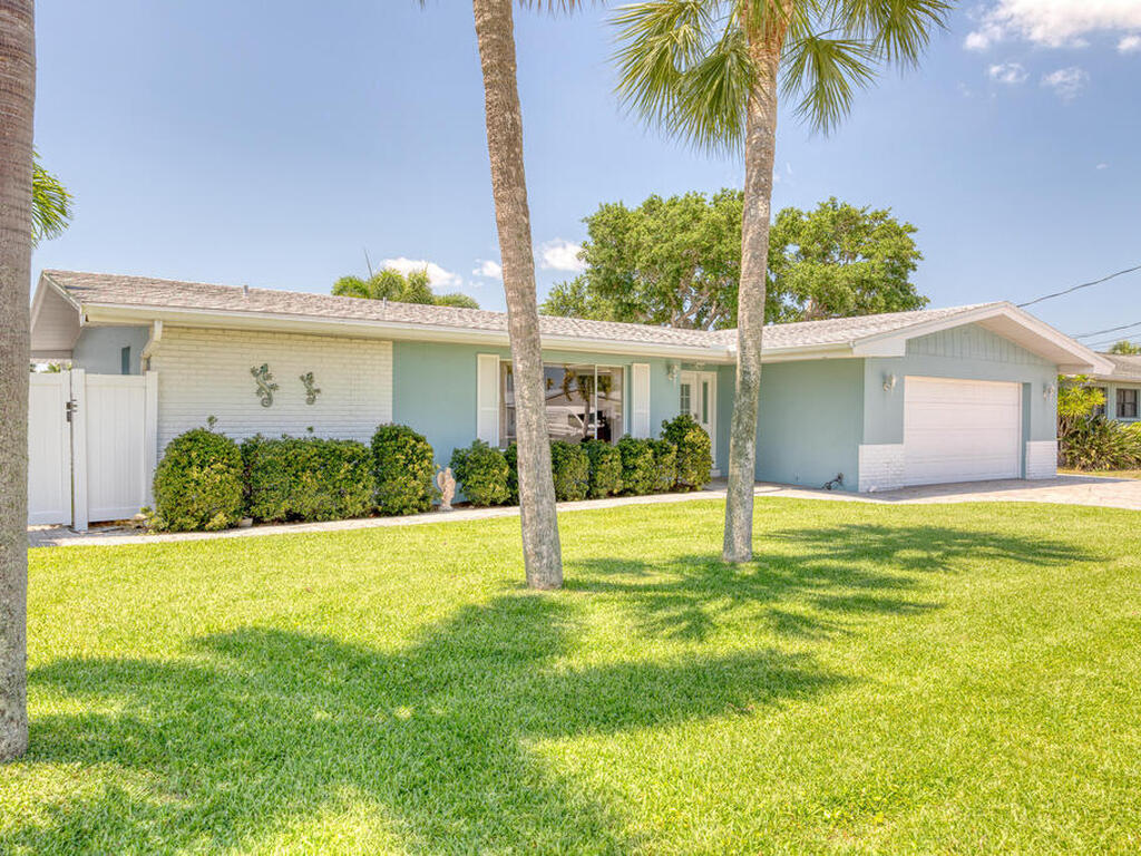 1695 Rochelle Parkway, Merritt Island, FL 32952