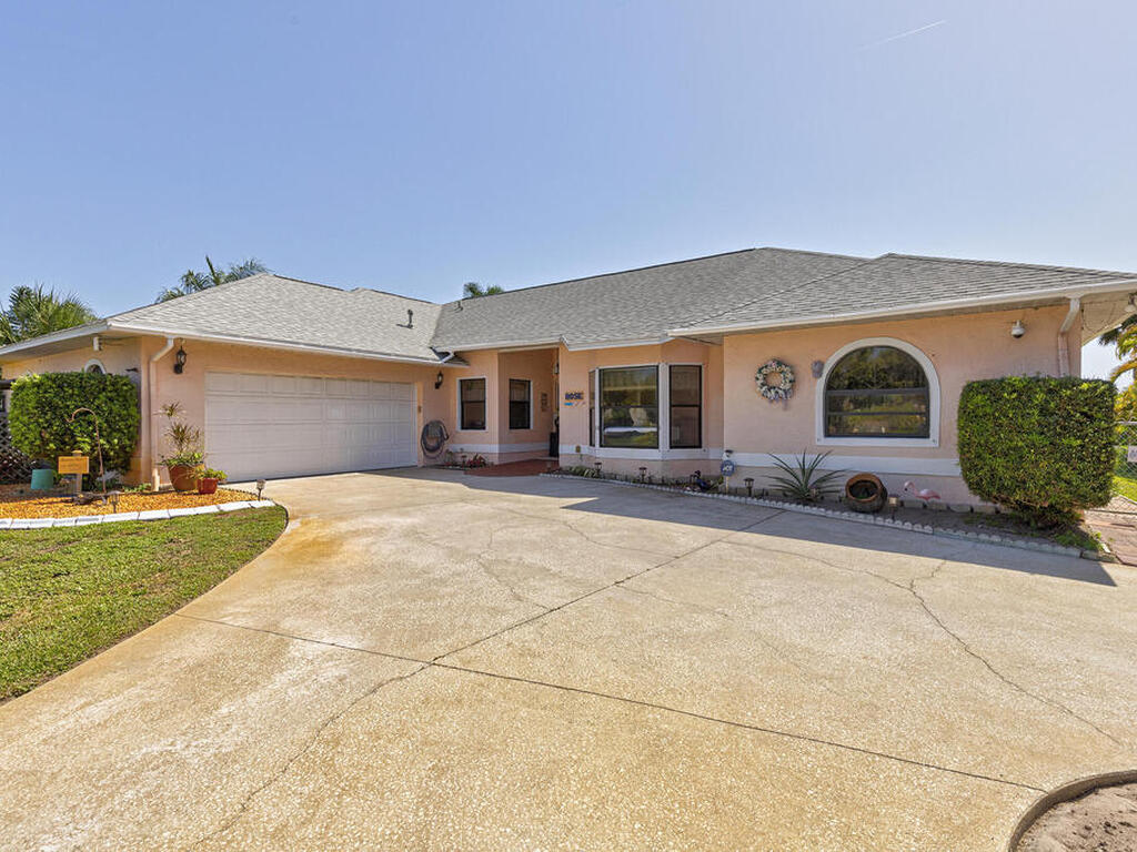 2490 S Courtenay Parkway, Merritt Island, FL 32952