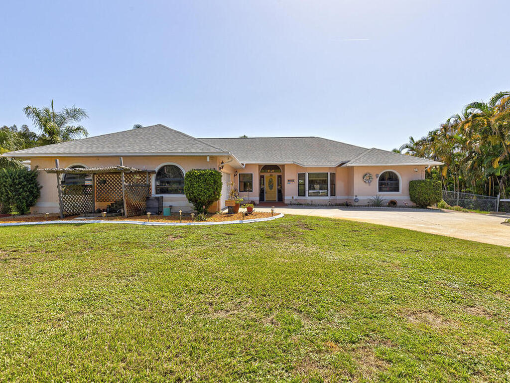 2490 S Courtenay Parkway, Merritt Island, FL 32952