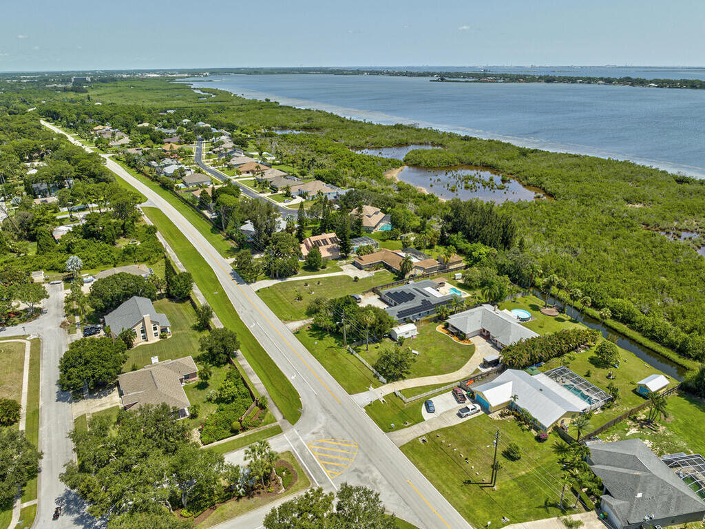 2490 S Courtenay Parkway, Merritt Island, FL 32952