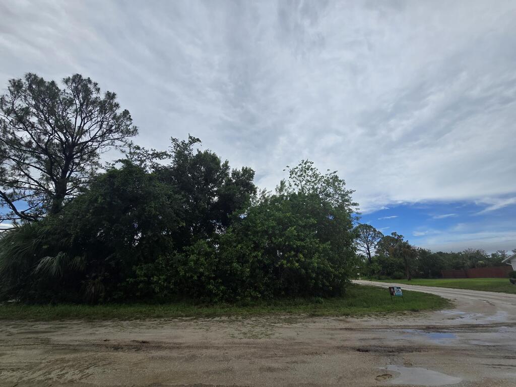 8415 97th Avenue, Vero Beach, FL 32967