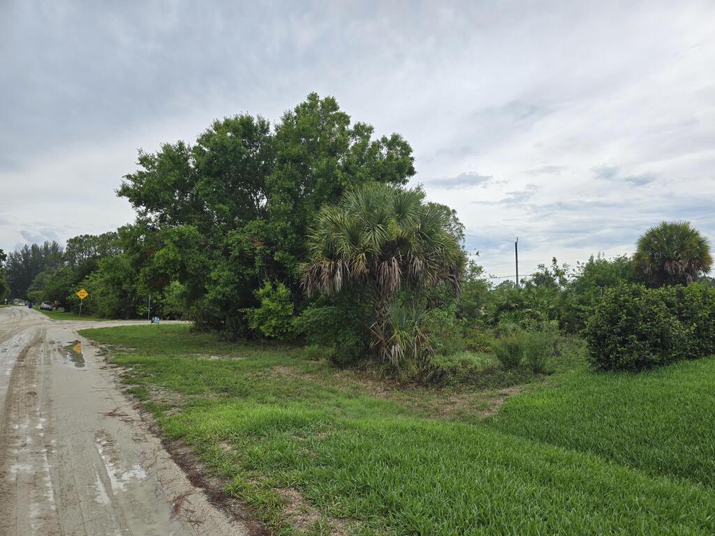 8415 97th Avenue, Vero Beach, FL 32967