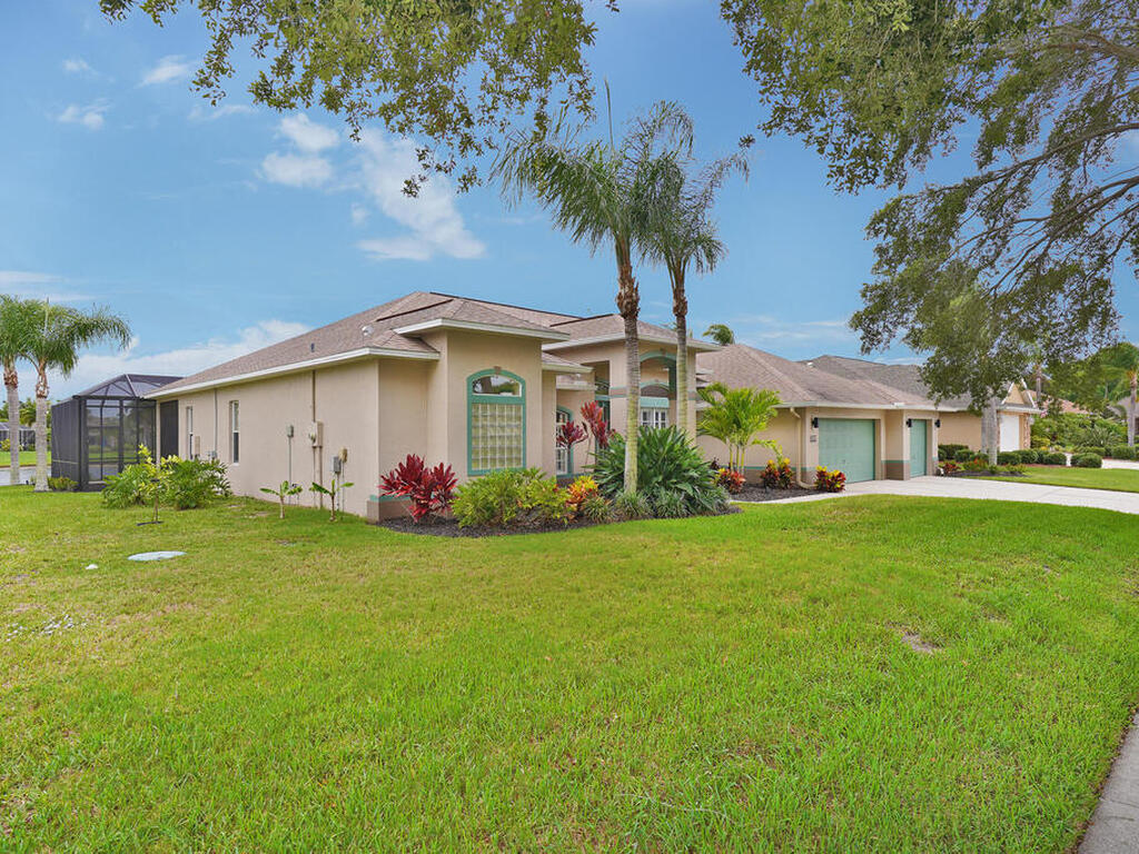 833 Woodbine Drive, Merritt Island, FL 32952