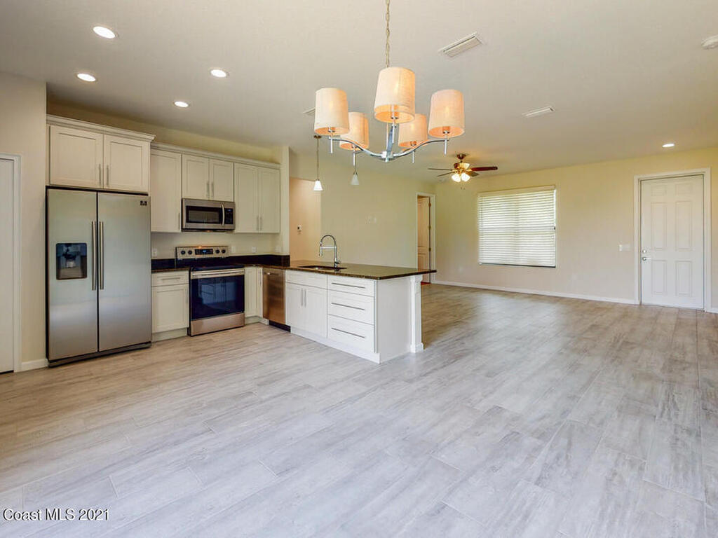 1071 Grapefruit Road, Palm Bay, FL 32909