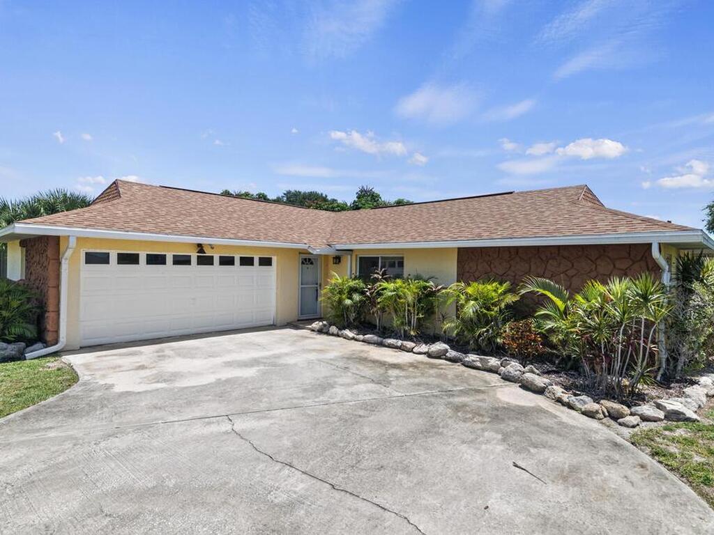 2230 Queen Anne Street, Merritt Island, FL 32952