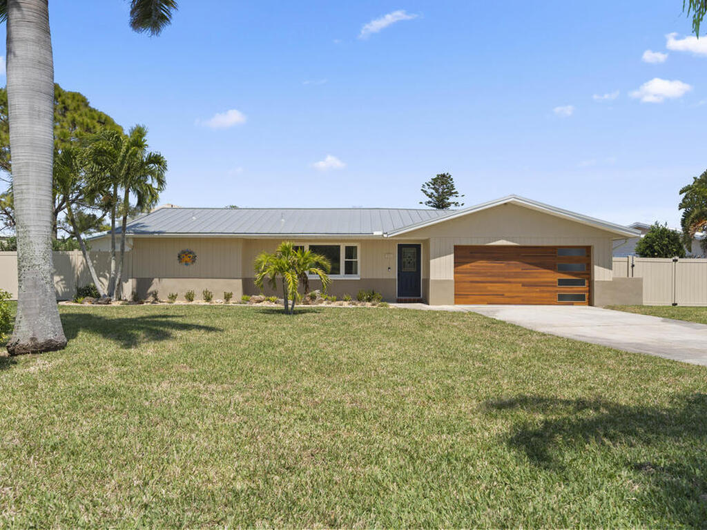 931 S 4th Street, Cocoa Beach, FL 32931