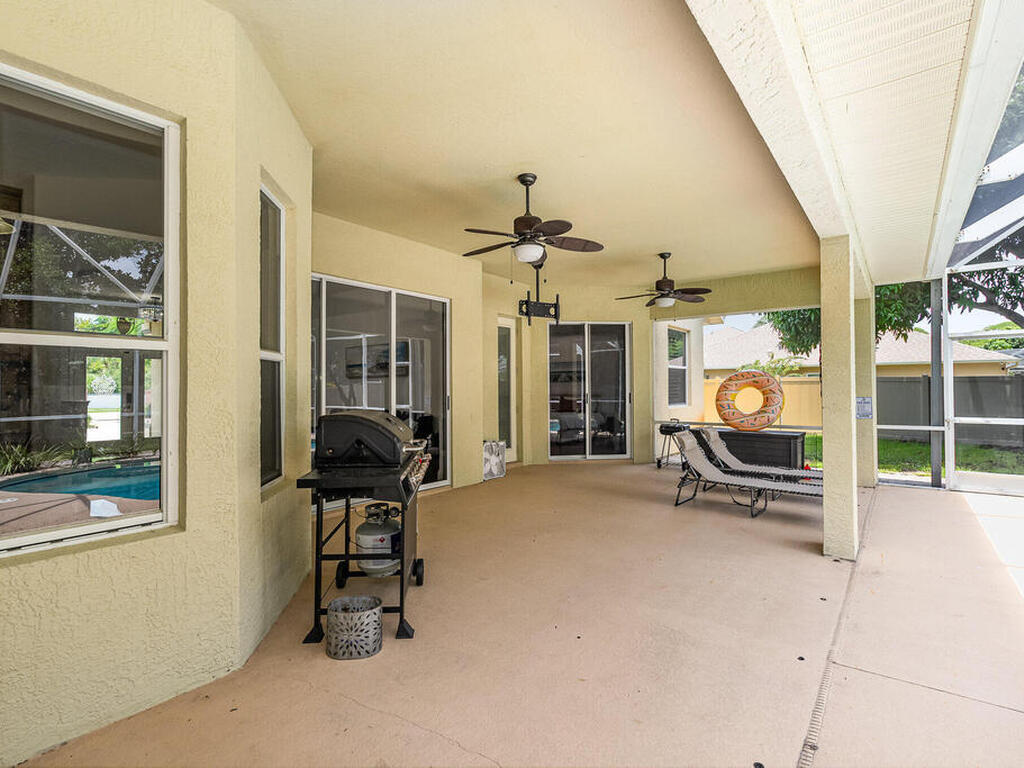 2230 S Courtenay Parkway, Merritt Island, FL 32952