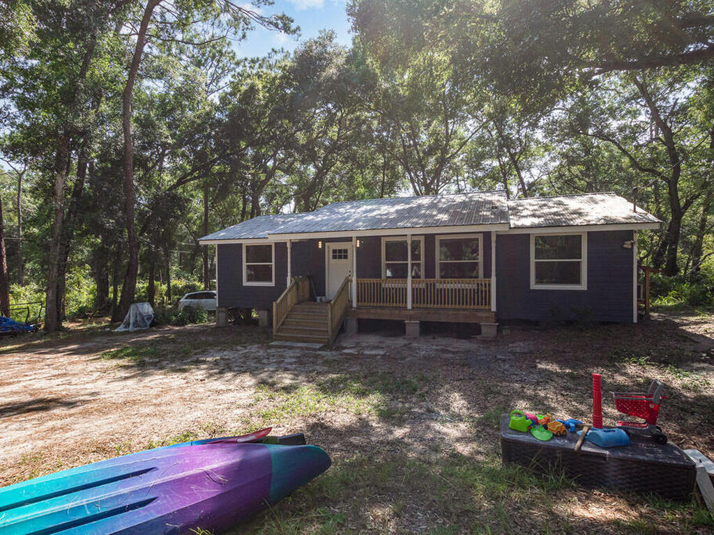 17170 SE 284th Court, Umatilla, FL 32784