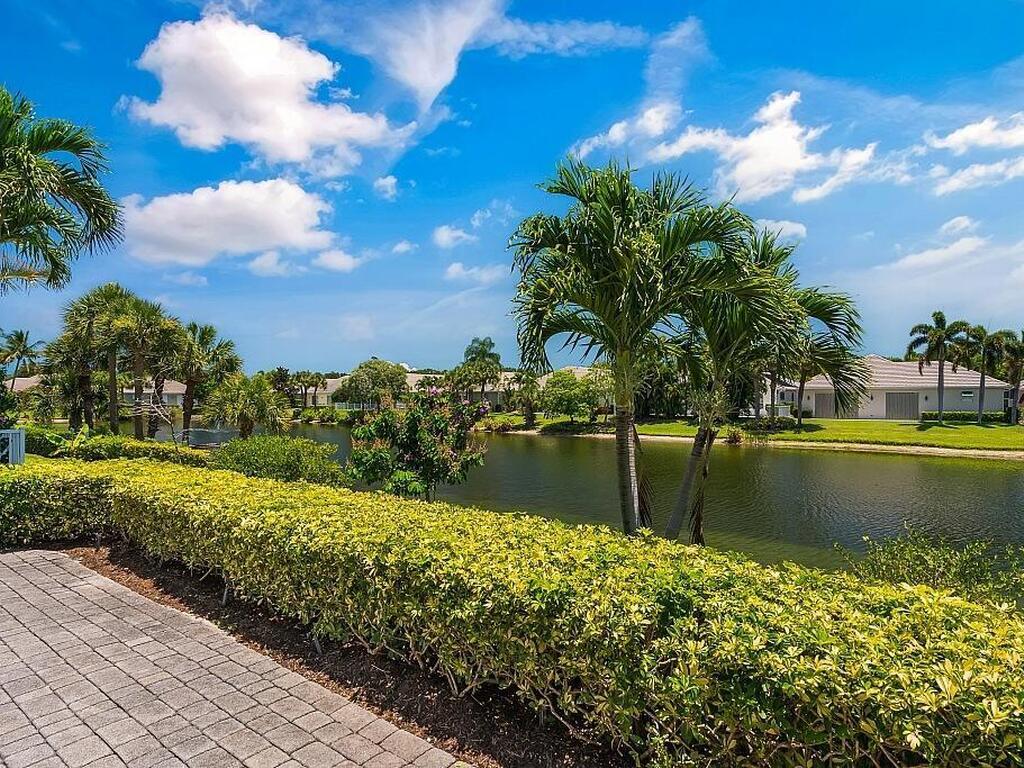 9160 Seasons Terrace, Vero Beach, FL 32963