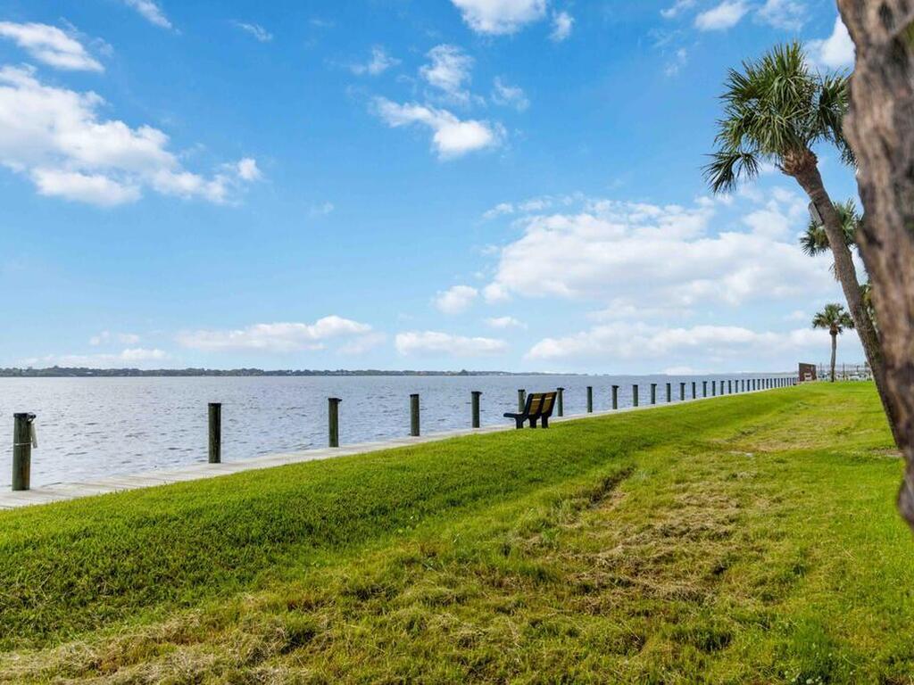 200 S Sykes Creek Parkway, Merritt Island, FL 32952