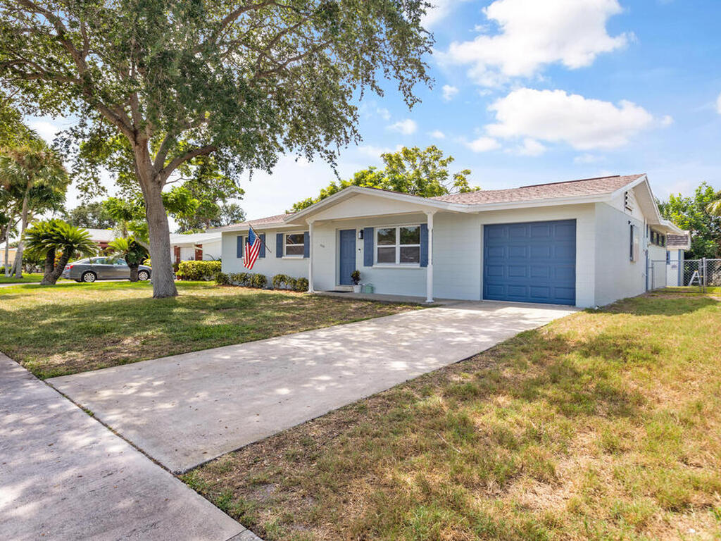 1525 Plum Avenue, Merritt Island, FL 32952