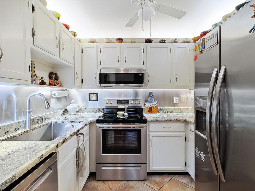 63 Woodland Dr Drive, Vero Beach, FL 32962