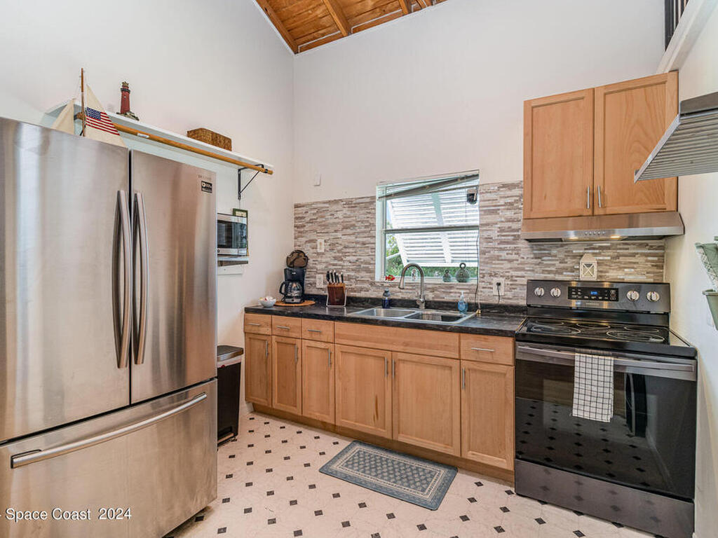 42 Vip Island, Grant-Valkaria, FL 32949