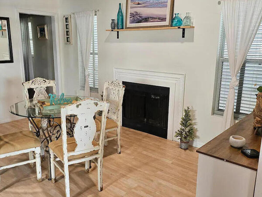 42 Vip Island, Grant-Valkaria, FL 32949