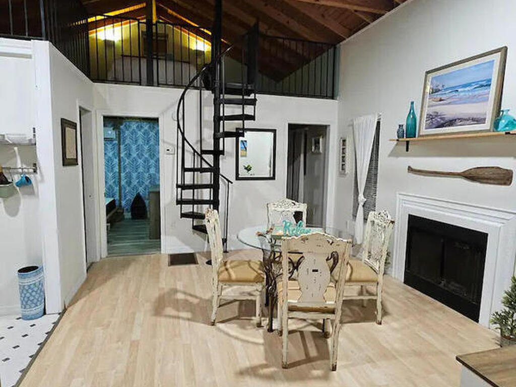42 Vip Island, Grant-Valkaria, FL 32949
