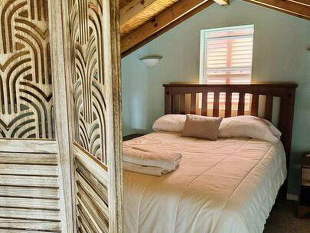 42 Vip Island, Grant-Valkaria, FL 32949