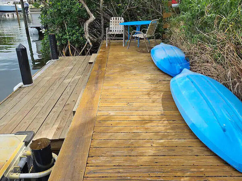42 Vip Island, Grant-Valkaria, FL 32949