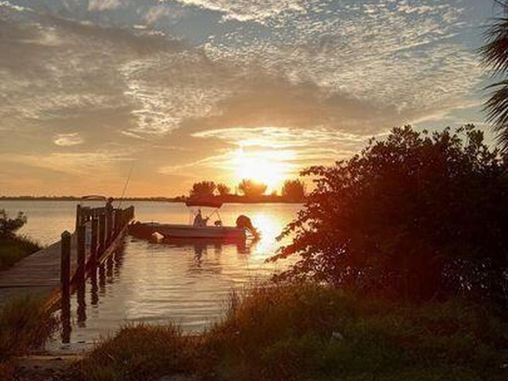 42 Vip Island, Grant-Valkaria, FL 32949