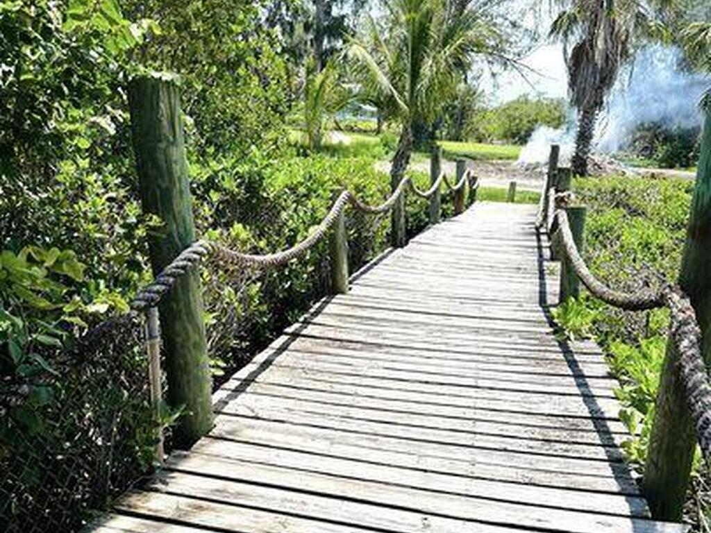 42 Vip Island, Grant-Valkaria, FL 32949