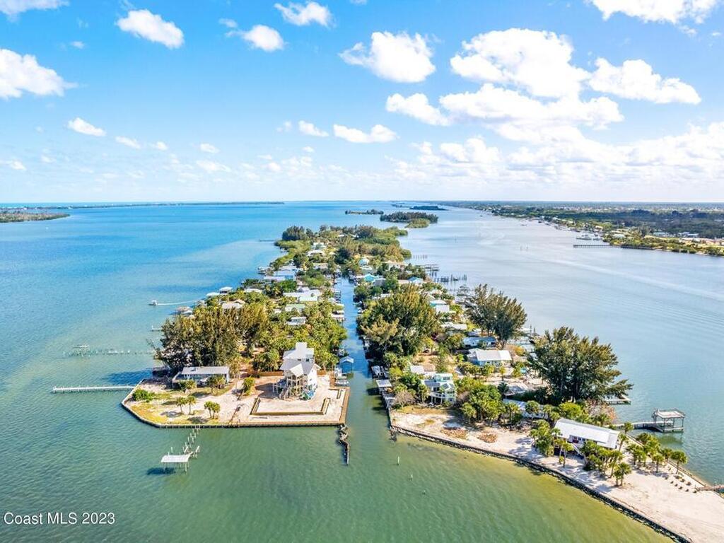 42 Vip Island, Grant-Valkaria, FL 32949