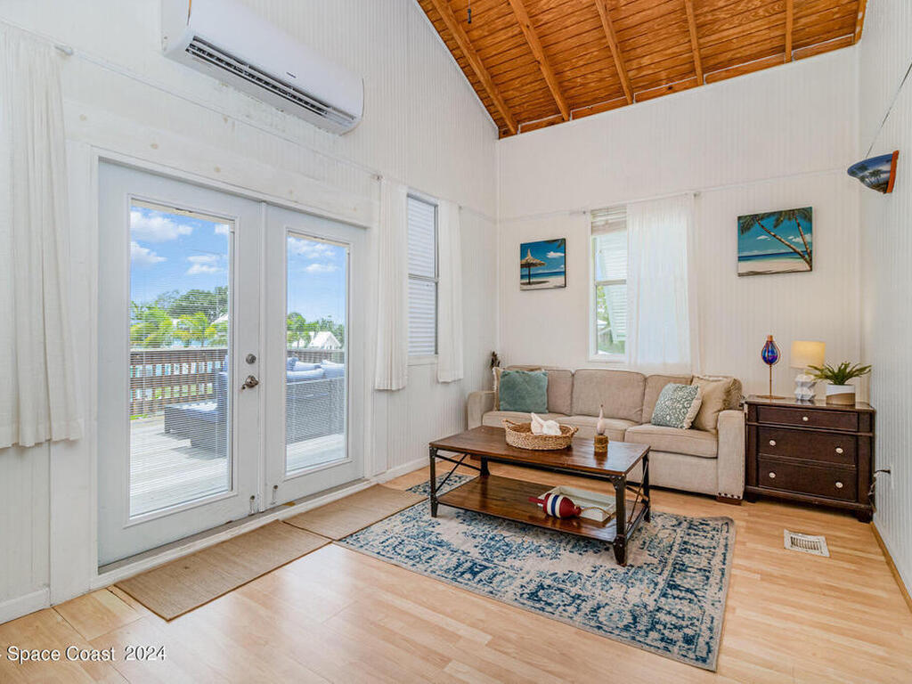 42 Vip Island, Grant-Valkaria, FL 32949