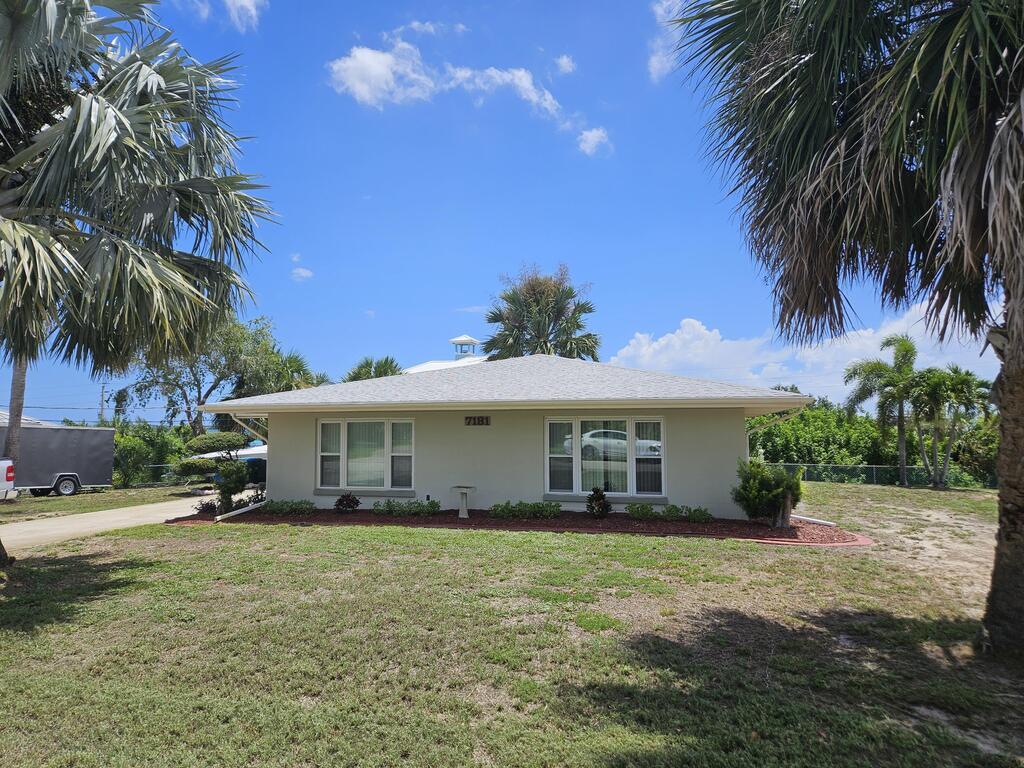 7181 Blue Shore Road, Grant, FL 32949