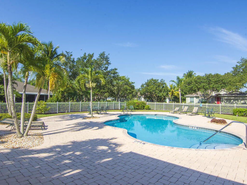 545 Kenwood Drive, Vero Beach, FL 32968