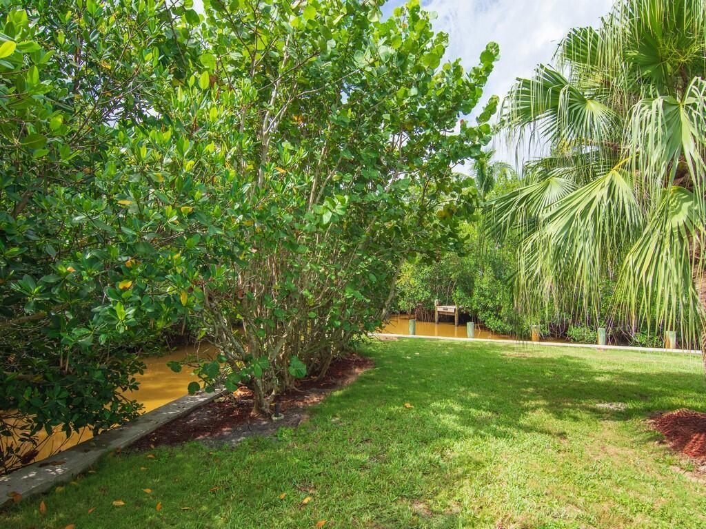 285 Live Oak Drive, Vero Beach, FL 32963