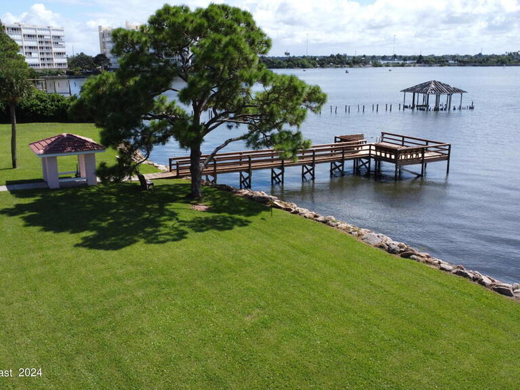 343 N Tropical Trail, Merritt Island, FL 32953