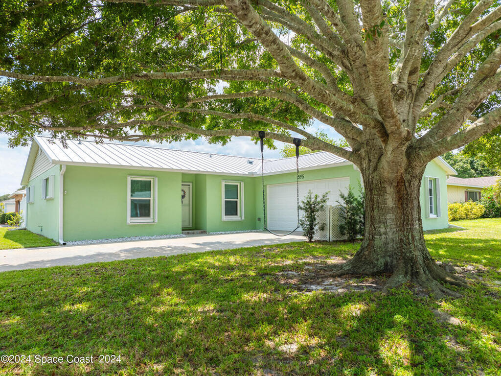 595 24th Avenue, Vero Beach, FL 32962