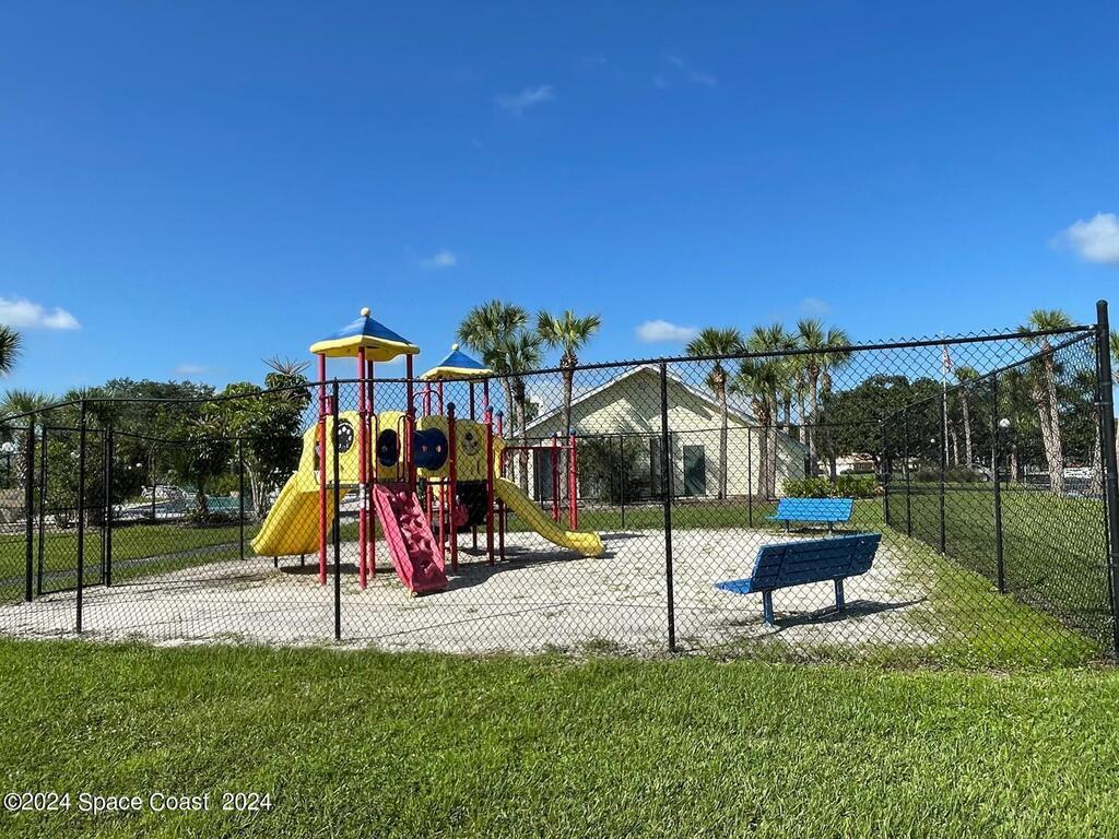 634 24th, Vero Beach, FL 32962