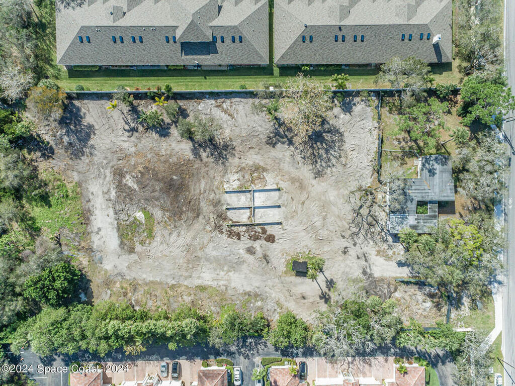 690 6th Avenue, Vero Beach, FL 32962