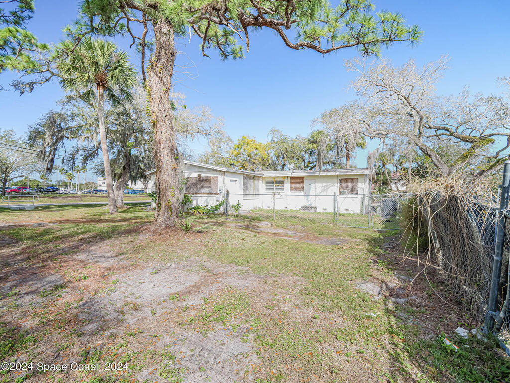 690 6th Avenue, Vero Beach, FL 32962