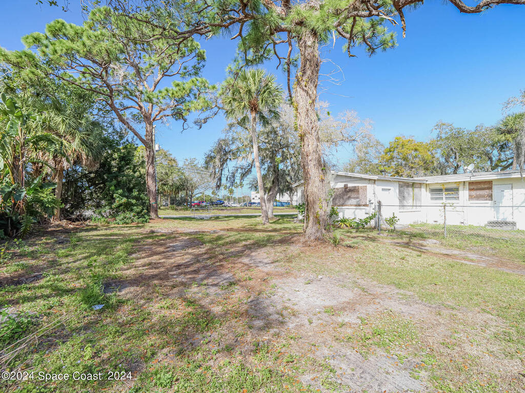 690 6th Avenue, Vero Beach, FL 32962