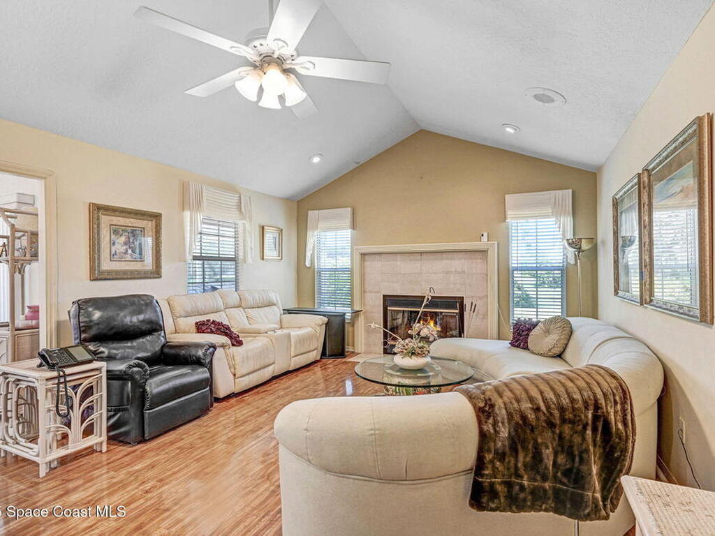 818 Spanish Wells Drive, Melbourne, FL 32940