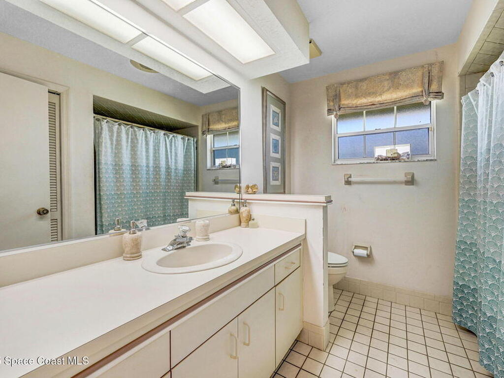 818 Spanish Wells Drive, Melbourne, FL 32940