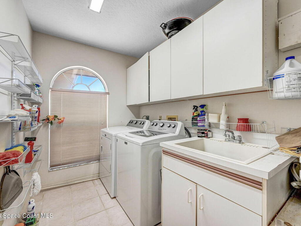 818 Spanish Wells Drive, Melbourne, FL 32940