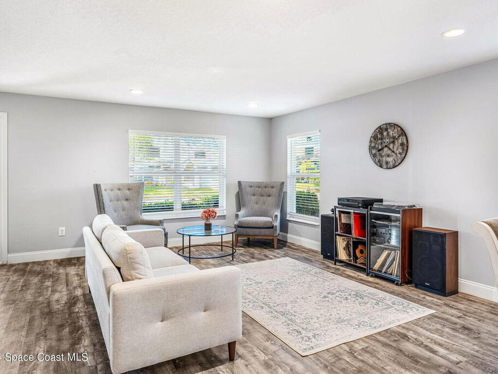 1911 Fabien Circle, Melbourne, FL 32940